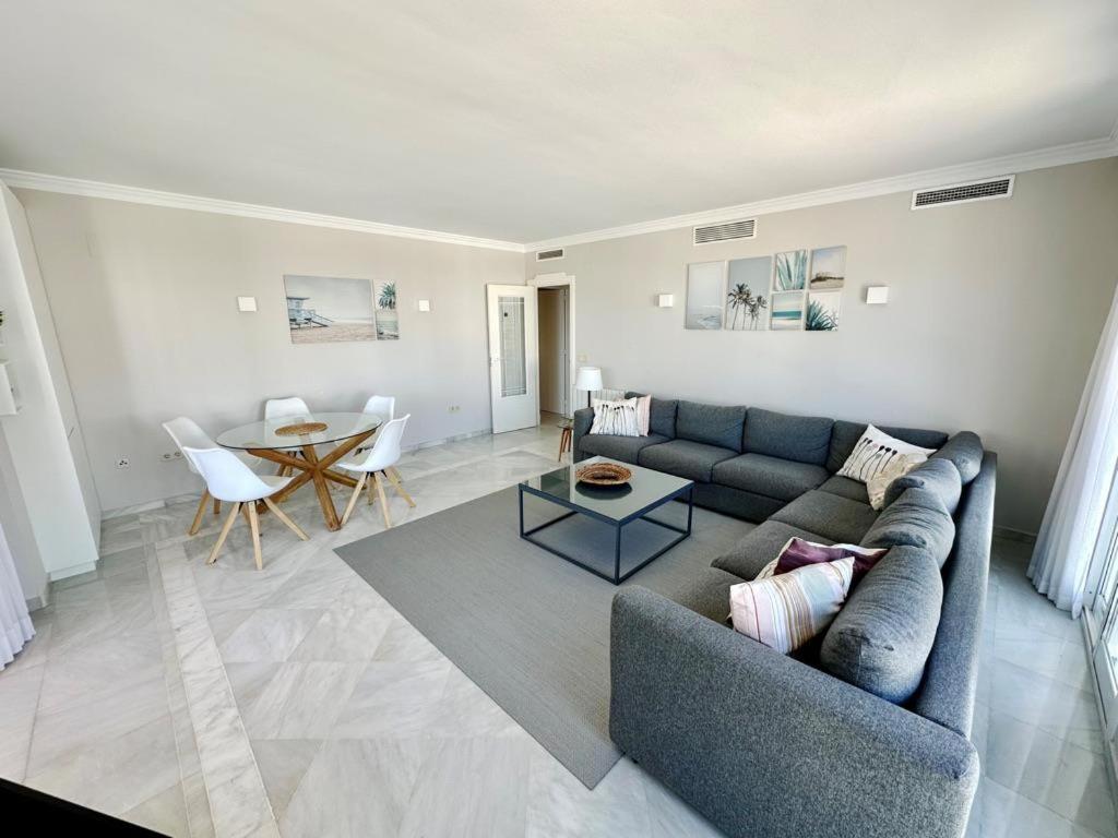 Coral 63 By Homeprive * Dénia