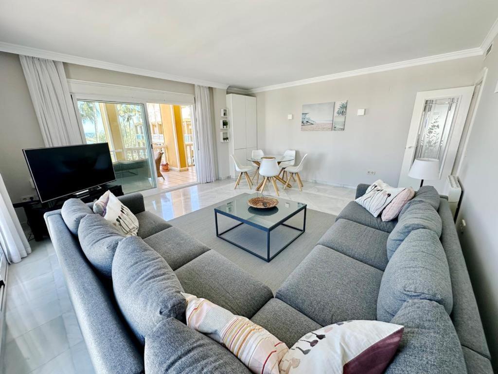 Coral 63 By Homeprive Apartment *